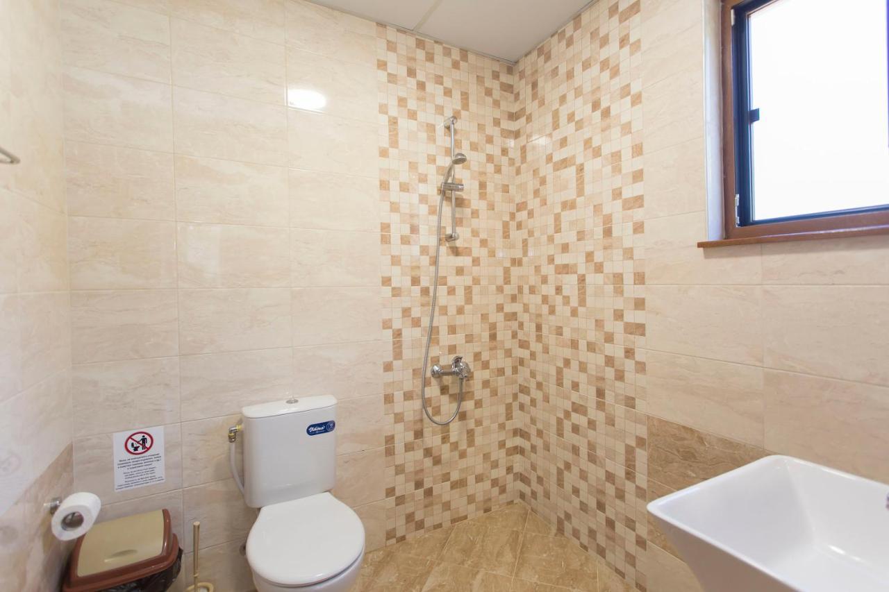 Къща За Гости Перуника Saparewa Banja Exterior foto